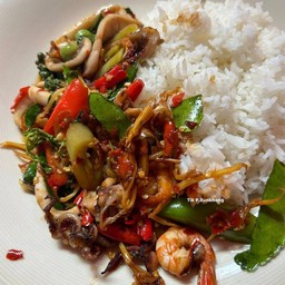 ผัดฉ่าทะเล