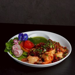กุ้งคั่วพริกเกลือShrimp stir fried with chili and salt