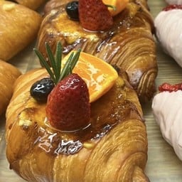 Creme Brûlée Croissant