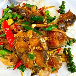 ผัดฉ่าปลาดุก