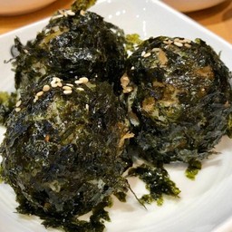 ข้าวปั้นสาหร่าย