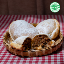 เอ็มปานาด้าไส้เนื้อดรายเอจ - Empanada with Dry-Aged Beef Filling