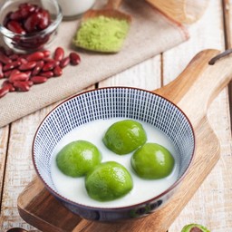 บัวลอยถั่วแดงนมสด