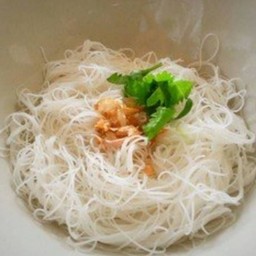 เส้นหมี่ขาว