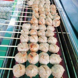 ลูกชิ้น(เอ็น)หมู 3 ไม้