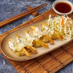 เกี๊ยวซ่าราดชีส