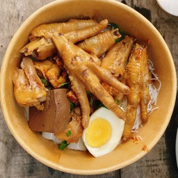 ก๋วยจั๊บตีนไก่น้ำข้น