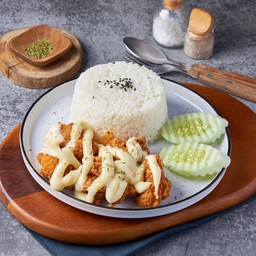 ข้าวไก่กรอบซอสทาทาร์มาโย