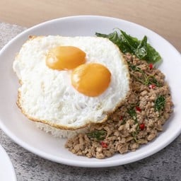 ข้าวกะเพราไข่ดาวคู่