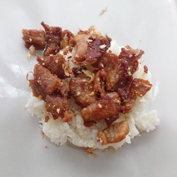 ข้าวหอมมะลิ & หมูทอดกระเทียมพริกไทยดำ