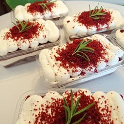 เรดเวลดวทครีมชีส