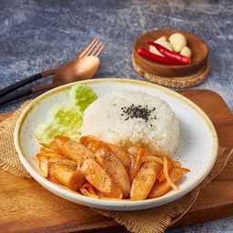 ข้าวไส้กรอกไก่ผัดเปรี้ยวหวาน
