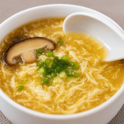 ซุปไข่ข้นเห็ดหอมร้อนๆ สไตล์จีน