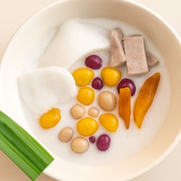 บัวลอยมะพร้าวอ่อน