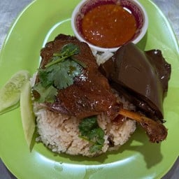 ข้าวหน้าเป็ดตุ๋น (น่องติดสะโพก)
