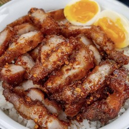 ข้าวหมูสามชั้นทอด