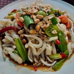 ตำด้องแด้งเส้นสด ผักลวก