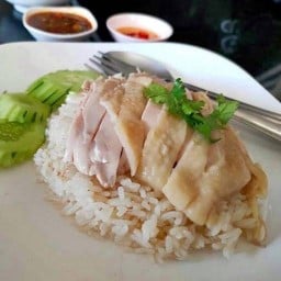 ข้าวมันไก่ใบบุญ/ก๋วยเตี๋ยว หลังศาลากลาง