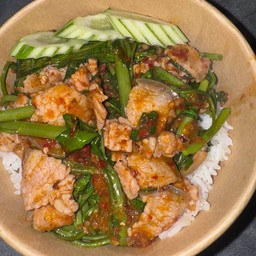 ผัดพริกแกงผักบุ้งหมูสามชั้น(กับข้าว)