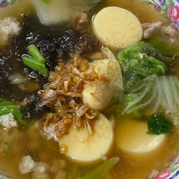 แกงจืดเต้าหู้หมูสับสาหร่าย