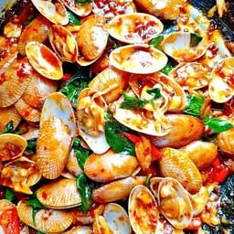 หอยลายผัดพริกเผา