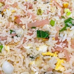 ข้าวผัดไข่แหนม