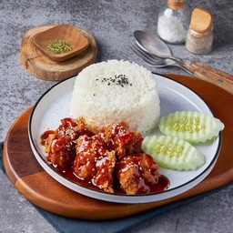 ข้าวไก่กรอบซอสเผ็ดเกาหลี