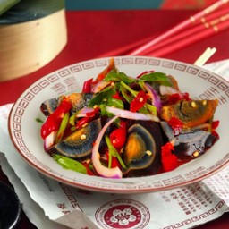 ยำไข่เยี่ยวม้าแซ่บถึงใจ