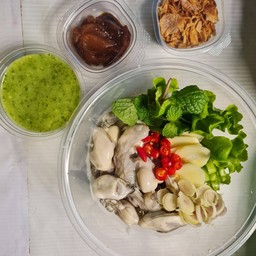 หอยนางรมสดทรงเครื่อง+ซีฟู๊ด+หอมเจียว