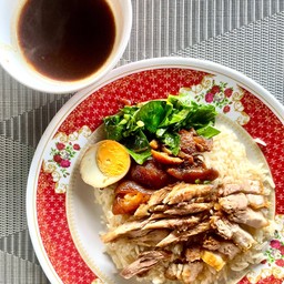 ข้าวขาหมูผสมหมูกรอบ (เลือกข้าวที่ใส่ได้)