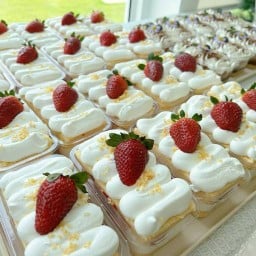 ปลัดจัดให้ผลไม้ครีมชีส&เบเกอรี่โฮมเมด