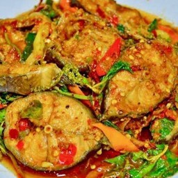 ผัดเผ็ดปลาดุกทะเล