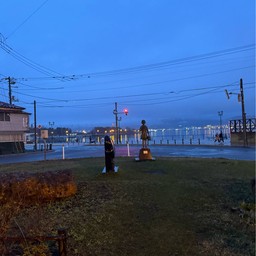 Statue of Kimi-chan (The girl in red shoes)