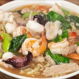 ราดหน้าทะเล
