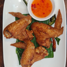 ปีกไก่ทอดน้ำปลา