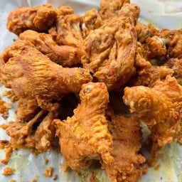 ไก่ทอด หมูทอด ยายน้อย ตากสิน 18