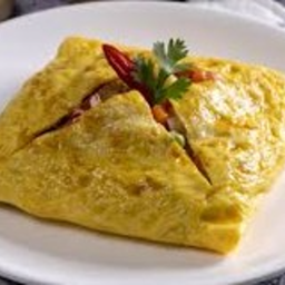 ไข่ยัดไส้ไก่ Stuffed Omelette with Chicken