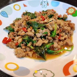 หมูสับโหระพา ราดข้าว