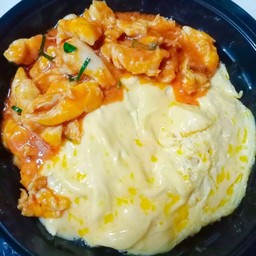 ข้าวไข่ข้นพะแนงไก่