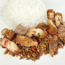 หมูสามชั้นคั่วพริกเกลือ ราดข้าว