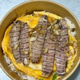 ข้าวกั้งกระเทียมราดไข่ข้น