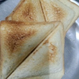 ขนมปังอบเนยนมโอวัลติน