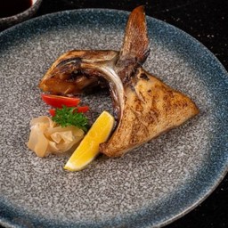 LMG14. Dry-aged Hamachi Kama (Large) แก้มปลาฮามาจิขนาดใหญ่ดรายเอจย่างถ่าน