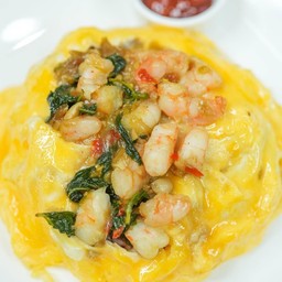 ข้าวไข่นุ่มกะเพรากุ้ง