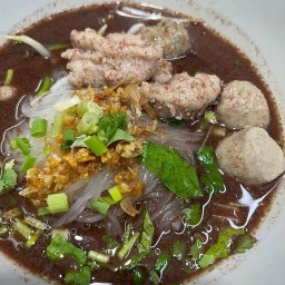 ก๋วยเตี๋ยวลูกชิ้นหมูบางพลูท่าอิฐ(หน้าประดับดาว)