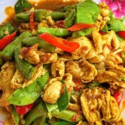 ผัดเผ็ดไก่