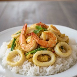 ข้าวทะเลผัดผงกะหรี่