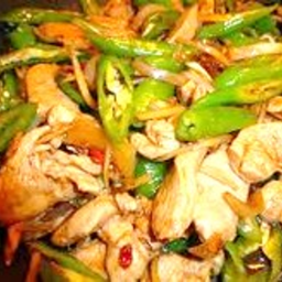 ผัดพริกไก่ Fried Chicken with Chillies