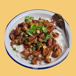 ผัดน้ำมันหอยหอมๆ ราดข้าว