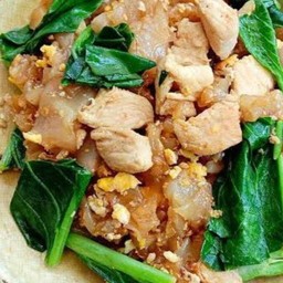 ผัดซีอิ๊วไก่